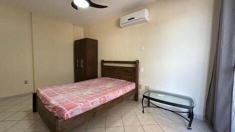 3 bedrooms with 2 suites, end of Praia do Morro. Ed O Mar Prata