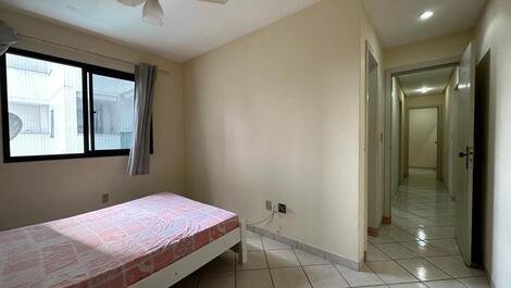 3 bedrooms with 2 suites, end of Praia do Morro. Ed O Mar Prata