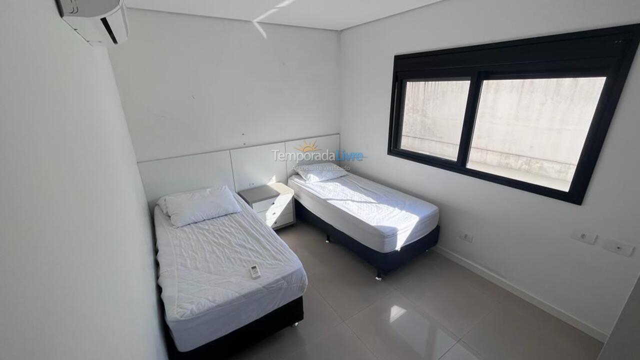 Apartamento para aluguel de temporada em Florianopolis (Canasvieiras)