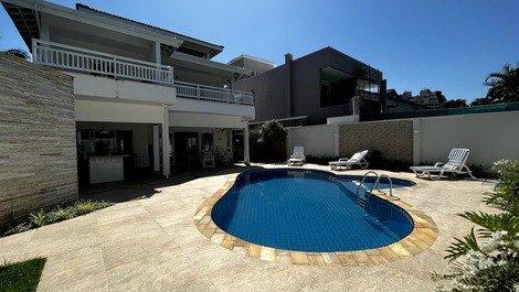 Casa excelente localização próximo à praia na Riviera de São Lourenço