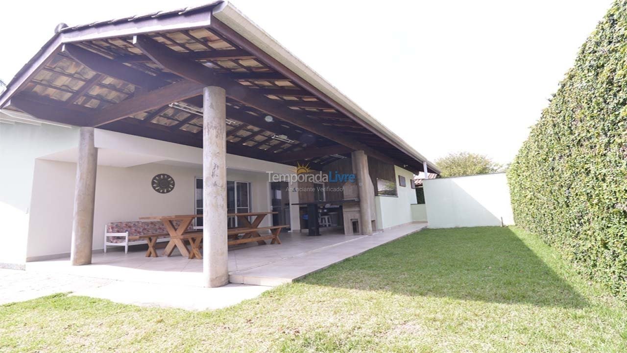 Casa para alquiler de vacaciones em Ubatuba (Praia do Tenório)