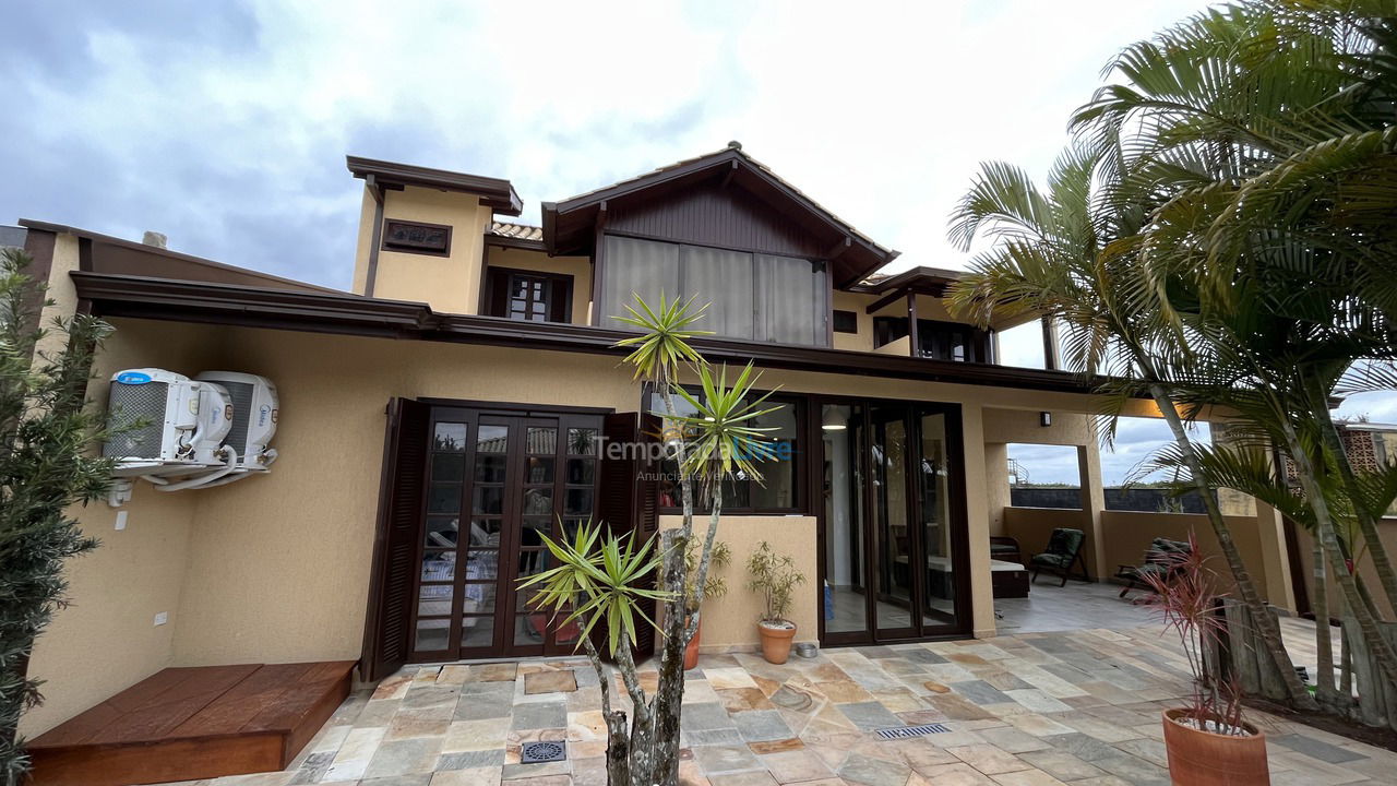 Casa para aluguel de temporada em Guaratuba (Barra do Saí)