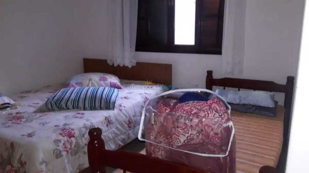 Casa para aluguel de temporada em Peruíbe (Stella Maris)