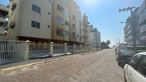 3 bedroom apartment just a few meters from Praia de Bombas