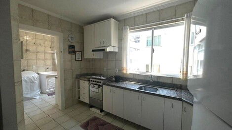 Apartamento 3 dormitórios na praia de Bombas/Bombinhas