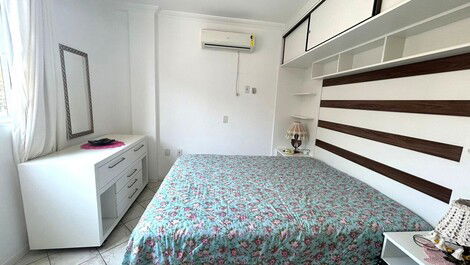 Apartamento 3 dormitórios na praia de Bombas/Bombinhas