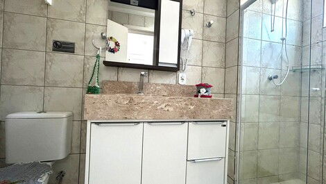 Apartamento 3 dormitórios na praia de Bombas/Bombinhas