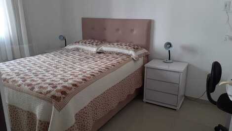 HERMOSO APARTAMENTO 2 DORMITORIOS, 2 AIRE, CERCA DEL SHOPPING RUSSI.