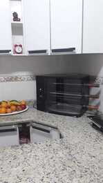 HERMOSO APARTAMENTO 2 DORMITORIOS, 2 AIRE, CERCA DEL SHOPPING RUSSI.