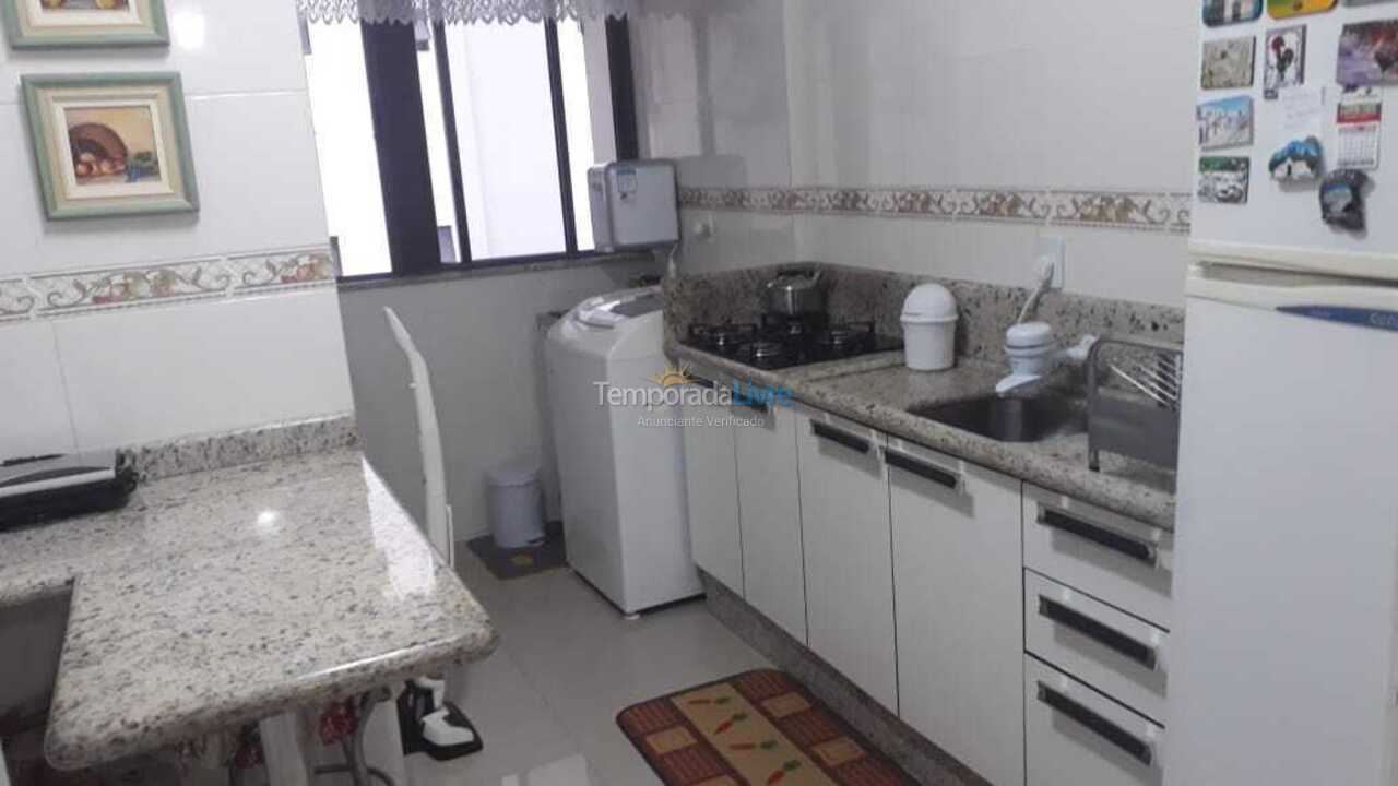 Apartamento para aluguel de temporada em Itapema (Meia Praia)