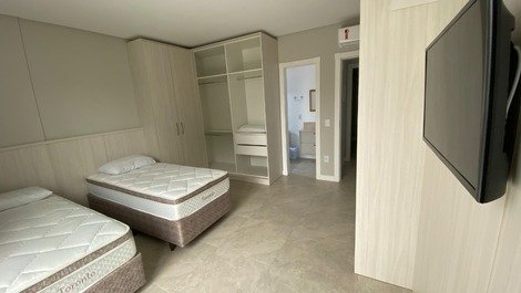 Apartamento 2 suites bien ubicado en la playa de Mariscal Bombinhas SC