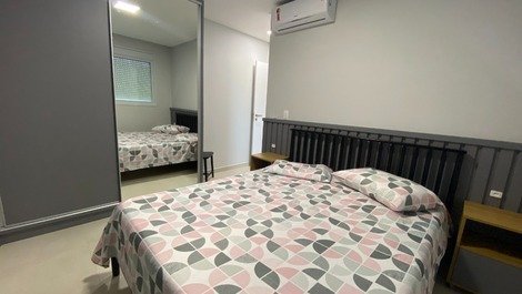 LM202 – apartamento con 2 suites en la playa de Mariscal Bombinhas SC