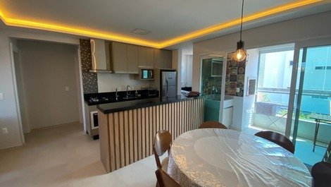 LM202 – apartamento con 2 suites en la playa de Mariscal Bombinhas SC