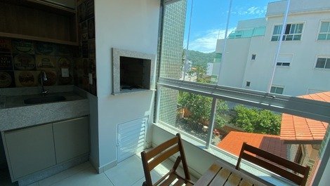 LM202 – apartamento com 2 suítes na praia de Mariscal Bombinhas SC