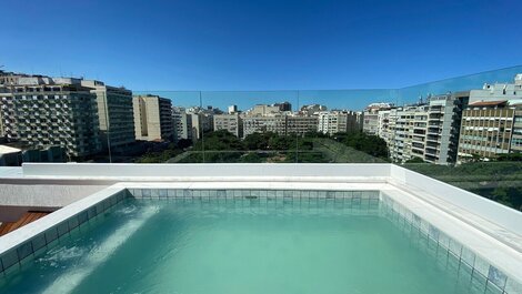Luxury penthouse with 3 suites and pool in Ipanema