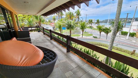 Enseada Mansion 9 suites, facing the sea. Also rent for party