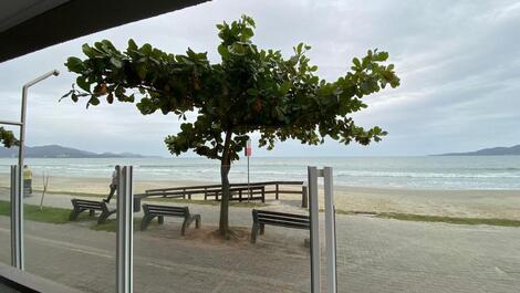 APARTMENTO PÉ NA AREIA COM TODO CONFORTO