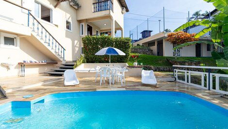 Magnificent house, with private beach, in Angra
