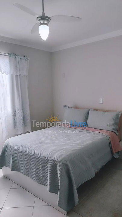 Apartamento para aluguel de temporada em Itapema (Meia Praia)