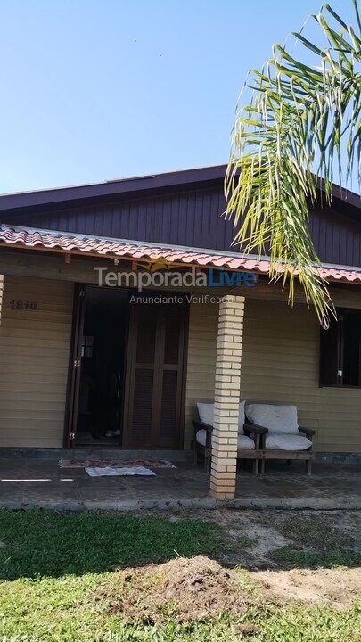 Casa para aluguel de temporada em Torres (Prainha)