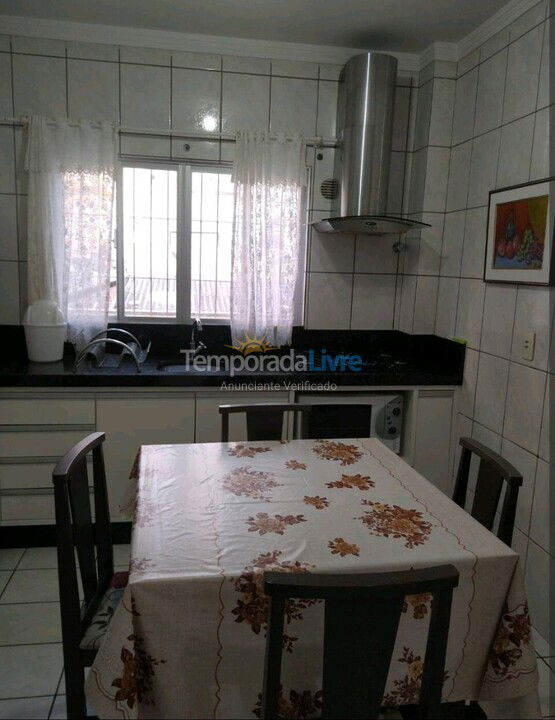 Apartment for vacation rental in Itapema (Meia Praia)