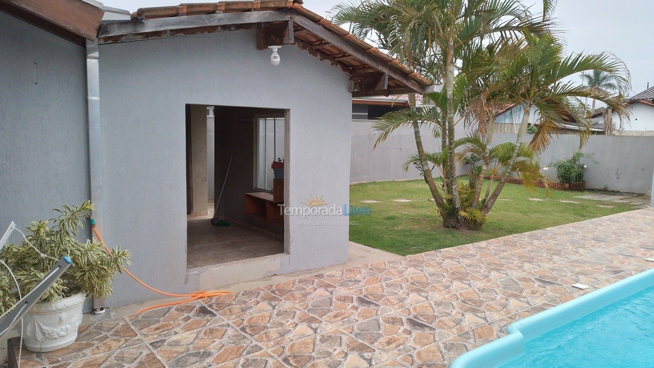 Casa para alquiler de vacaciones em Guaratuba (Balneário Eliane)
