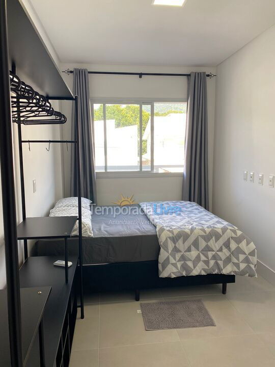 Apartamento para alquiler de vacaciones em Governador Celso Ramos (Praia de Palmas)