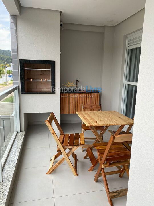 Apartamento para alquiler de vacaciones em Governador Celso Ramos (Praia de Palmas)