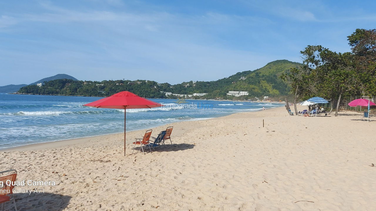 Apartamento para aluguel de temporada em Ubatuba (Praia das Toninhas)