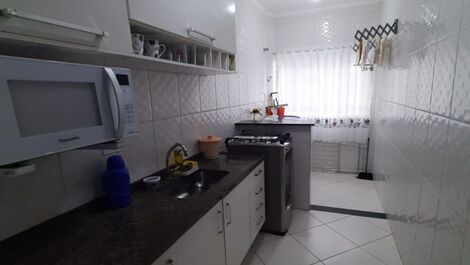 Apto P. das Toninhas, 6 pessoas, 150m da Praia, 2 Q- Ar Cond - Wi-Fi