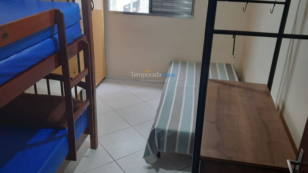 Apartamento para aluguel de temporada em Ubatuba (Praia das Toninhas)