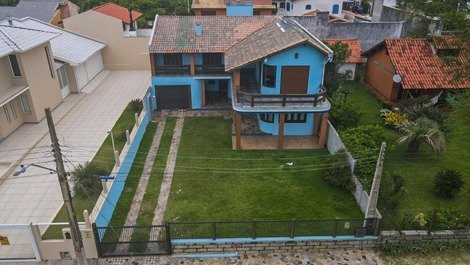 House with 5 bedrooms on the edge of Garopaba Beach/SC