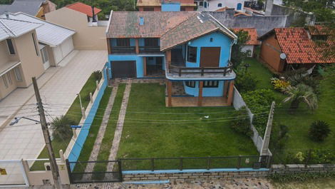 Casa de 5 habitaciones en el borde de la playa de Garopaba/SC