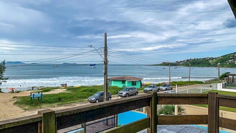 Casa de 5 habitaciones en el borde de la playa de Garopaba/SC