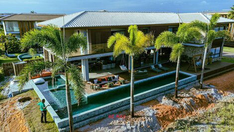 Luxury Mansion by the Sea with 6 Suites and Games Room and Cinema