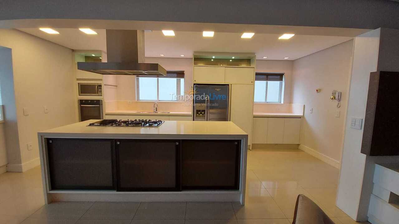 Apartamento para aluguel de temporada em Balneário Camboriú (Barra Sul)