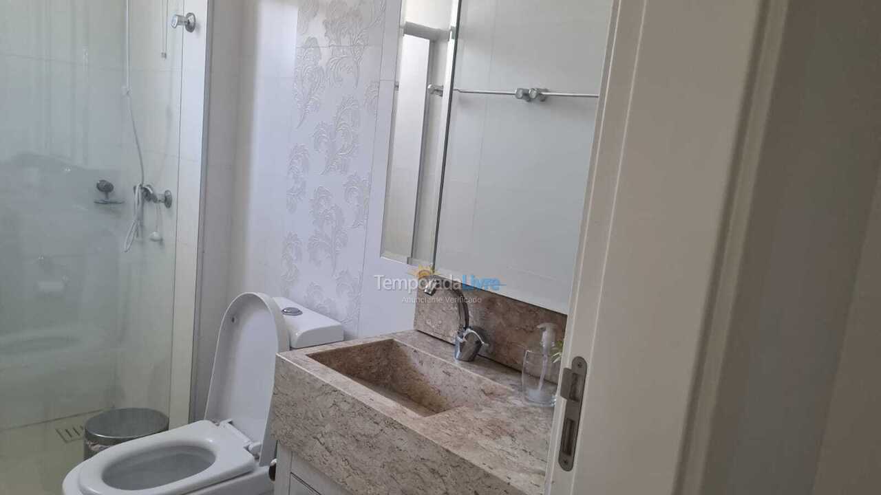 Apartamento para aluguel de temporada em Itapema (Meia Praia)