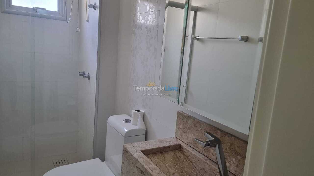 Apartamento para aluguel de temporada em Itapema (Meia Praia)