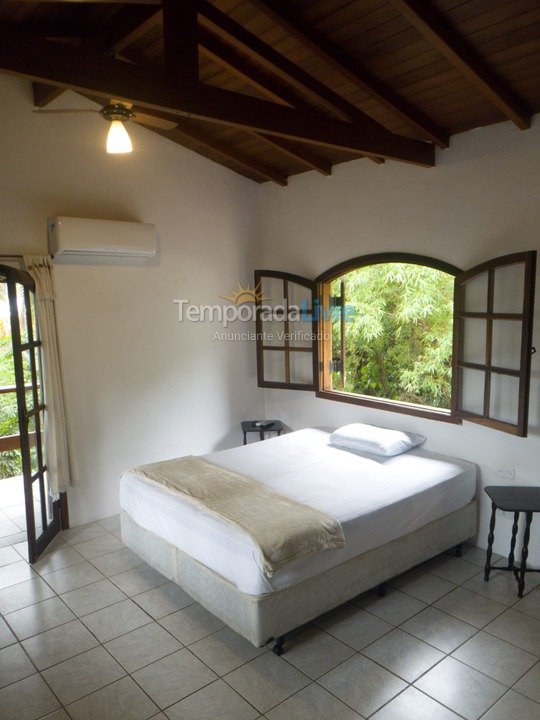 Apartment for vacation rental in Ilhabela (Praia Grande)