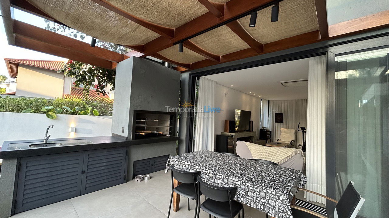 Casa para aluguel de temporada em Florianopolis (Jurerê Internacional)