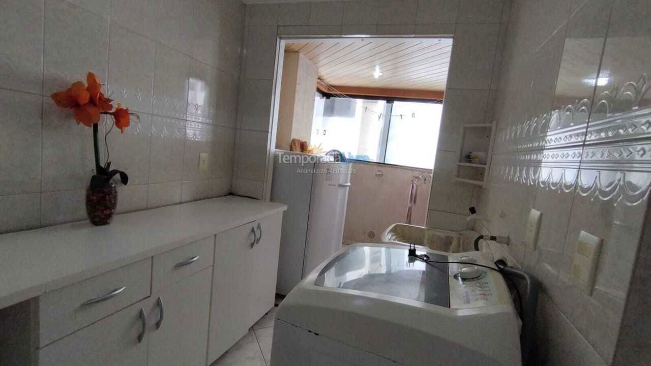 Apartamento para aluguel de temporada em Itapema (Meia Praia)