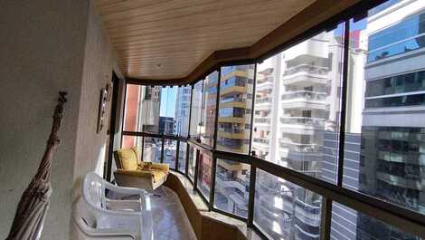 4 bedrooms with 2 air-conditioned suites close to Russi Russi