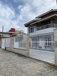 House for rent in Bombinhas - Praia de Canto Grande Mar Sem Ondas