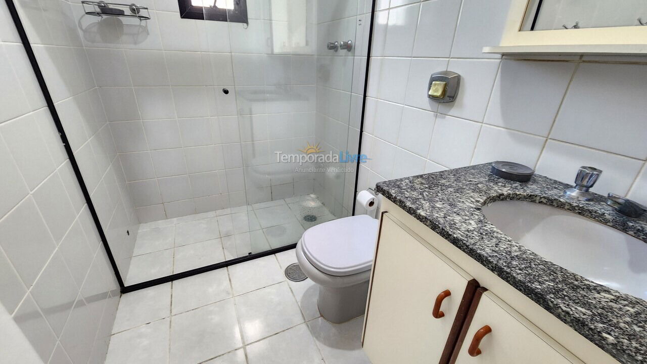 Apartamento para aluguel de temporada em Guarujá (Pitangueiras)