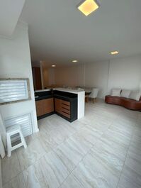 HERMOSO APARTAMENTO DE 4 DORMITORIOS MEIA PRAIA PARA 10 PERSONAS