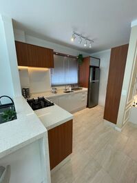 HERMOSO APARTAMENTO DE 4 DORMITORIOS MEIA PRAIA PARA 10 PERSONAS