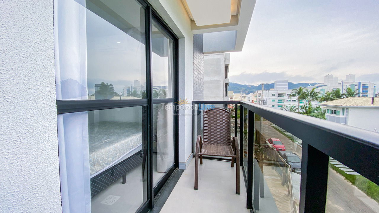 Apartamento para alquiler de vacaciones em Governador Celso Ramos (Praia de Palmas)