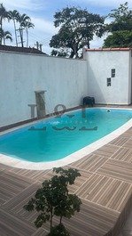 LeL Casa com piscina Itanhaem