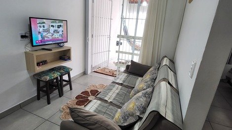 Sala de tv (parabolica) com sofa