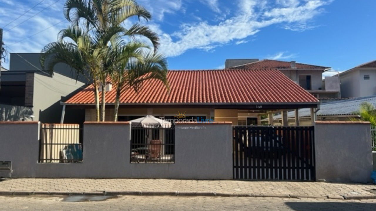 House for vacation rental in São Francisco do Sul (Prainha)